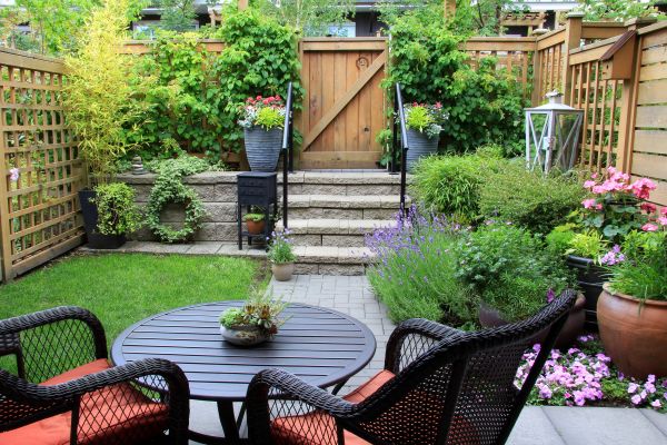 Small Yard Landscaping in Elk Grove