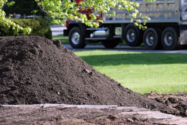 Yard Dirt Delivery in Elk Grove