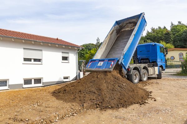 Garden Dirt Delivery in Elk Grove